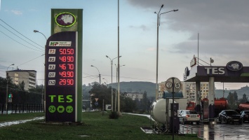 Правительство продлит соглашение о заморозке цен на бензин