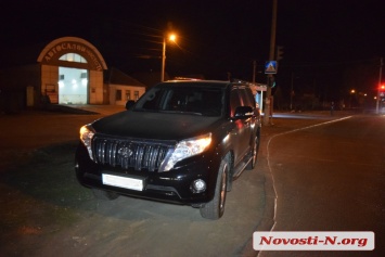 В Николаеве водитель «Тойоты» устроил погоню за «Мерседесом» из-за незначительного ДТП
