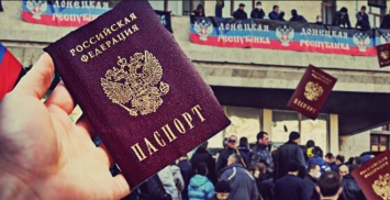 По примеру Крыма: оккупанты объявили о выдаче паспортов РФ на Донбассе