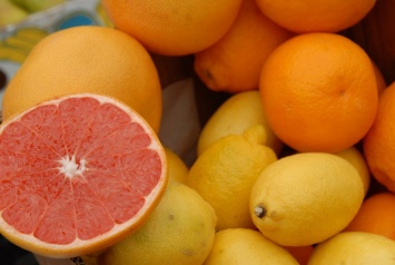 Ученые создали органическую замену пластика из апельсинов: "это невероятно"