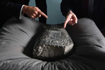 Украденый документ древнего восточного правителя вернули в Ирак (фото)