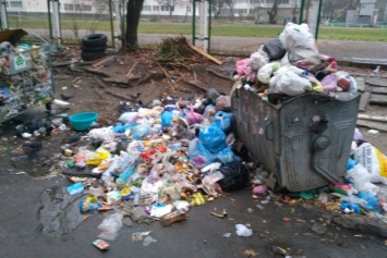 У Кличко рассказали, что киевляне все чаще жалуются на мусор по городу