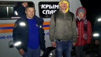 Туристы из Москвы и Пензы застряли на заснеженной скале в Крыму