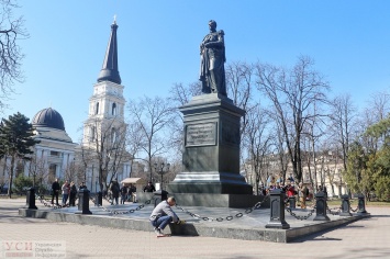 Памятник Воронцову на Соборной площади приведут в порядок