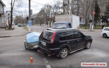 В центре Николаева кроссовер не поделил перекресток с грузовым фургоном