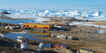 Российскую станцию в Антарктиде повредил тающий ледник