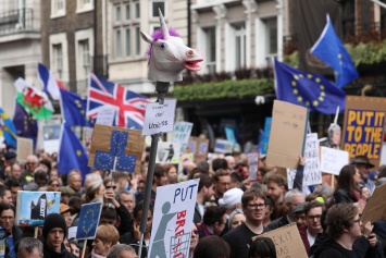 В Лондоне сотни тысяч британцев требуют второго референдума по Брекзиту