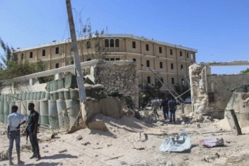 Террористы со стрельбой пытались захватить здание правительства в столице Сомали
