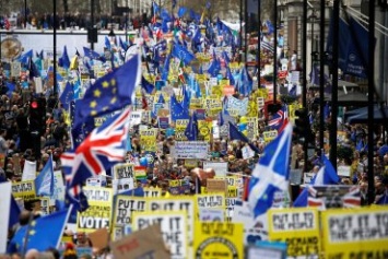 В Лондоне около миллиона человек вышли на марш с требованием нового референдума по «брекситу»
