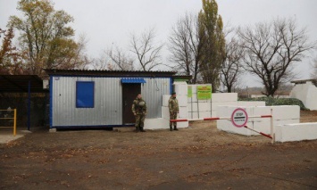 В ГПСУ отчитались, сколько человек и транспортных средств проследовали через КПВВ "Золотое" в первый день работы