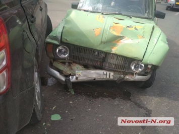 В Николаеве столкнулись «Москвич» и «Сузуки»: пострадали две девушки, одна из них беременная