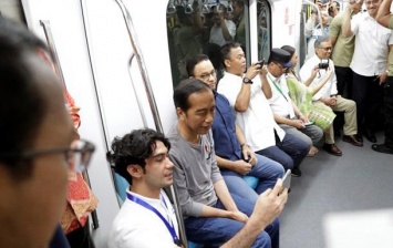 В Индонезии открыли первую в стране ветку метро