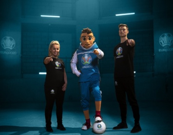 Евро-2020. УЕФА вывел на публику талисман чемпионата, и талисман показал, что умеет делать с мячом