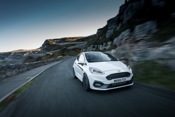 Британские тюнеры научили Ford Fiesta ST изменять мощность мотора со смартфона