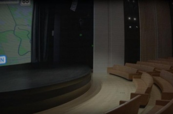 Перед презентацией Apple запустила прямую трансляцию из пустого театра Стива Джобса