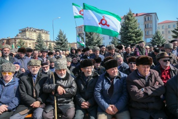 В Магасе проходит митинг против закона о референдуме в Ингушетии