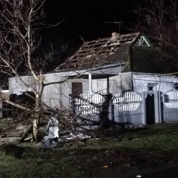 В с. Межирич из-за непогоды пострадали крыши 7 домов