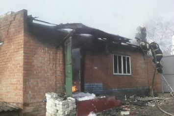 Парня с обгоревшим лицом спасают в Харьковской области (фото)