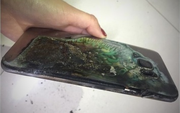 Ученые засунули iPhone в блендер и залили кислотой: все ради науки