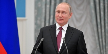 Путин вручил премии молодым деятелям культуры