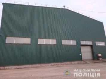 На Днепропетровщине двое охранников украли 20 т. семечек из охраняемого склада