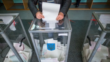 На одном из избирательных участков в Павлограде не могли открыть сейф
