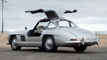 Музыкант Адам Левин продает Mercedes-Benz 300 SL Gullwing