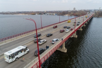 ДТП в Днепре: три авто столкнулись на Новом мосту