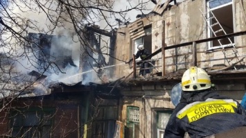 В центре Днепра вспыхнул жилой дом: спасатели сообщили о пострадавших