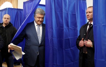 Украина: явка избирателей к 15 часам превысила 44 процента