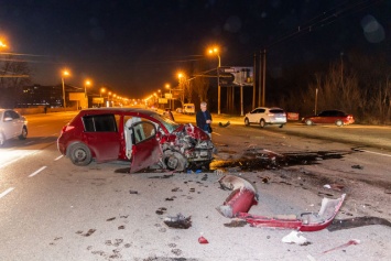 Серьезное ДТП на Запорожском шоссе в Днепре: пострадали 3 человека