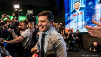 Победа не по приколу: как встретили результаты выборов в штабе Зеленского