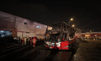 В Перу загорелся автобус, погибло 20 человек