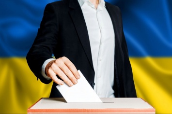 Полякова, Кароль, Вакарчук и другие: как голосовали украинские звезды (фото)