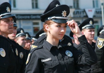 В Житомирской области член избирательной комиссии напал на полицейскую во время подсчета голосов