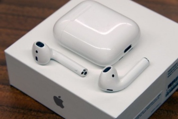 Каждые вторые беспроводные наушники в мире - AirPods