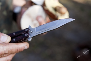 В Одессе пырнули ножом курсанта, который не дал незнакомцу примерить фуражку
