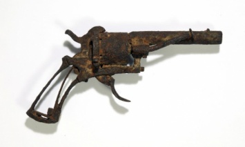 В Париже выставили на аукцион револьвер, которым предположительно застрелился Ван Гог
