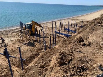 Без каких-либо документов: что строят посреди пляжа на 411-й батареи