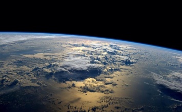 На орбите Земли заметили загадочное явление: космонавты видят такое впервые, фото