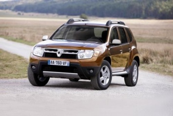 «Кроссовер, который реально ездит по грязи»: Честным отзывом о Renault Duster поделился эксперт