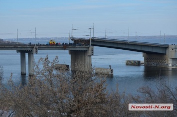 В Николаеве пьяный мужчина прыгнул с Ингульского моста