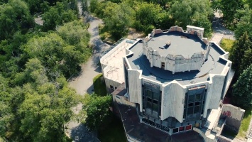 Как выглядит легендарный ресторан Днепра "Маяк" с высоты (Видео)