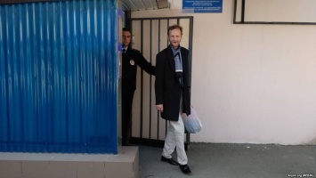Задержанный оккупантами в Крыму украинский журналист вышел на свободу: первые фото