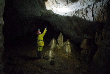Ученые обнаружили гигантскую пещеру, которой миллионы лет: "бесконечные коридоры"