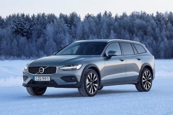 До России доехал Volvo V60 Cross Country