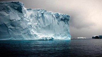 Раскол на леднике Бранта: Ученые объяснили причины образования айсберга