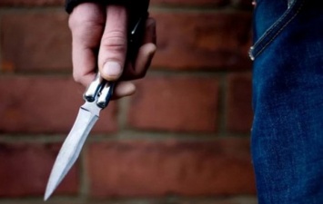 В Киевской области мужчина из-за ревности напал с ножом на 19-летнего парня. Фото