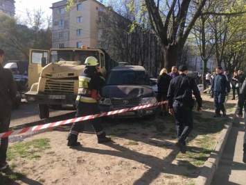 В Днепре масштабное ДТП: грузовик снес несколько авто