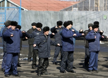 ЕСПЧ: заключенных перевозят по России в пыточных условиях